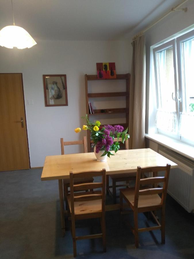 Hrncirna Appartement Kněževes Buitenkant foto