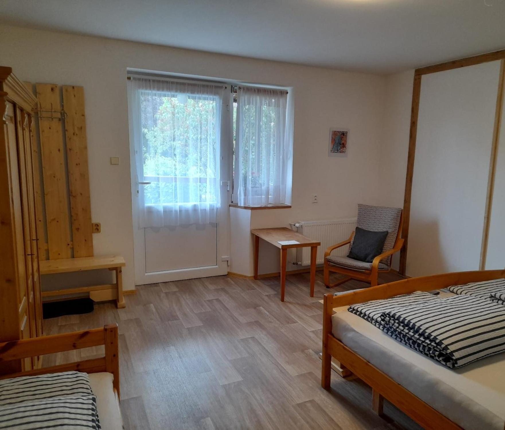Hrncirna Appartement Kněževes Buitenkant foto